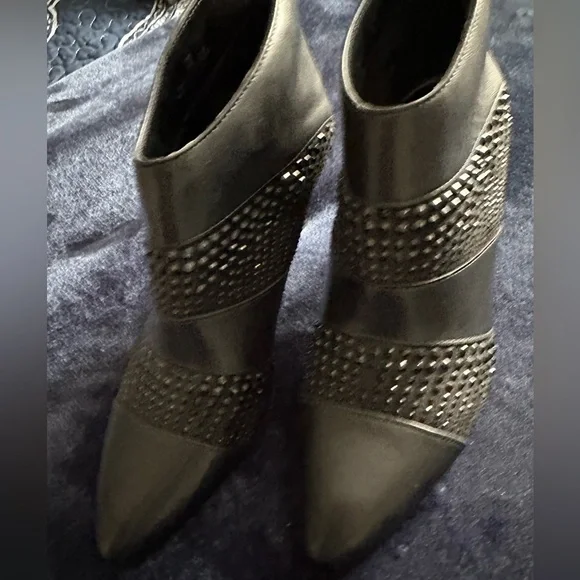 Impo black sparky booties Size 7 1/2 Never been worn🖤 - Picture 14 of 15